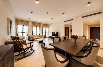 Apartment - 2 Bedrooms - 3 Bathrooms for sale in Mercato - Qanat Quartier - The Pearl Island - Doha