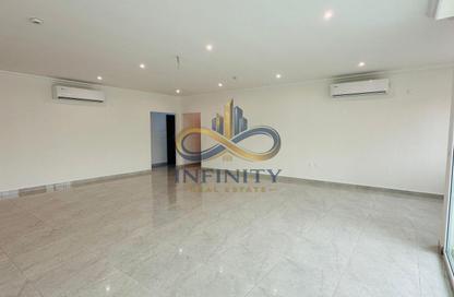 Apartment - 2 Bedrooms - 2 Bathrooms for rent in Al Sadd Road - Al Sadd - Doha