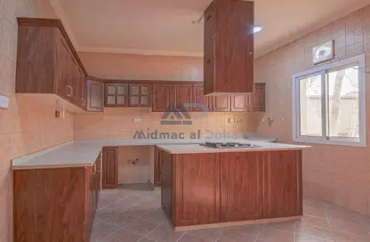 Apartment - 4 Bedrooms - 4 Bathrooms for rent in Al Gharrafa - Doha