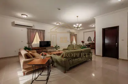Villa - 4 Bedrooms - 5 Bathrooms for rent in Bu Hamour Street - Abu Hamour - Doha