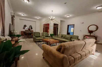 Villa - 4 Bedrooms - 5 Bathrooms for rent in Bu Hamour Street - Abu Hamour - Doha