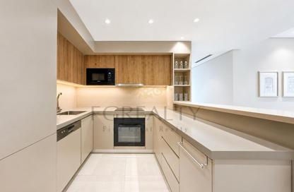 Apartment - 2 Bedrooms - 3 Bathrooms for rent in West Bay Tower - West Bay - West Bay - Doha Apartment - 2 Bedrooms - 3 Bathrooms for rent in West Bay Tower - West Bay - West Bay - Doha
