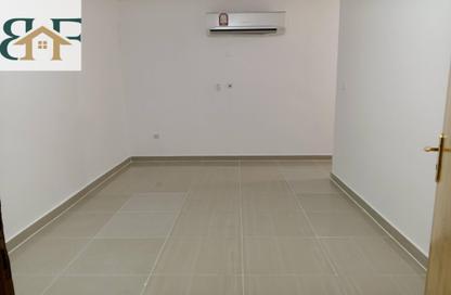 Apartment - 2 Bedrooms - 1 Bathroom for rent in Al Nasr Street - Al Nasr - Doha