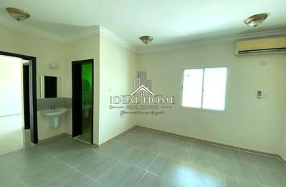 Apartment - 4 Bedrooms - 5 Bathrooms for rent in Mesaimeer Road - Abu Hamour - Doha