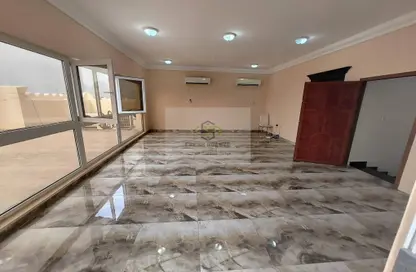 شقة - غرفة نوم - 1 حمام للايجار في برج الفيصل - الدفنة - الدفينة - الدوحة