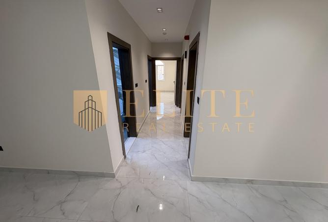 1005261 - Property Image 2