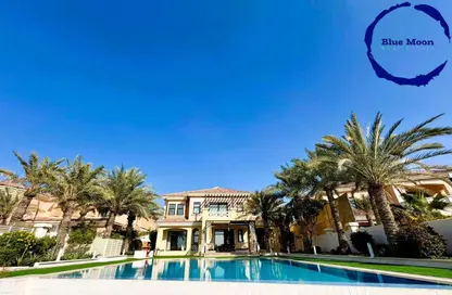 فيلا - 4 غرف نوم - 5 حمامات للايجار في فيلات بيرليتا - فيلات بيرليتا - جزيرة اللؤلؤة - الدوحة