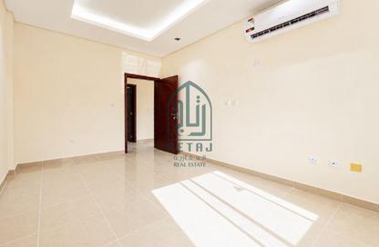 Apartment - 2 Bedrooms - 2 Bathrooms for rent in Al Nasr Street - Al Nasr - Doha