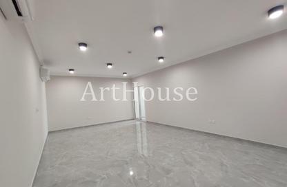 Apartment - 2 Bedrooms - 3 Bathrooms for rent in Musheireb Apartments - Musheireb - Doha