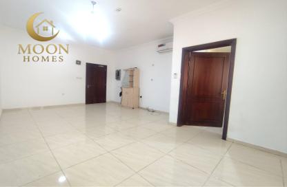 Apartment - 2 Bedrooms - 2 Bathrooms for rent in Muntazah 7 - Al Muntazah - Doha