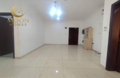 Apartment - 2 Bedrooms - 2 Bathrooms for rent in Muntazah 7 - Al Muntazah - Doha