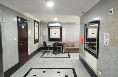 Apartment - 1 Bedroom - 1 Bathroom for rent in Umm Ghwailina Comm - Umm Ghuwalina - Umm Ghuwailina - Doha