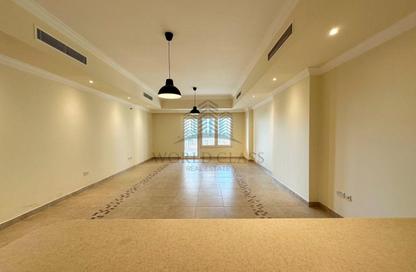Apartment - 1 Bedroom - 2 Bathrooms for rent in East Porto Drive - Porto Arabia - The Pearl Island - Doha