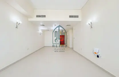 Apartment - 2 Bedrooms - 2 Bathrooms for rent in Barwa Commercial Avenue - Umm Al Seneem - Doha