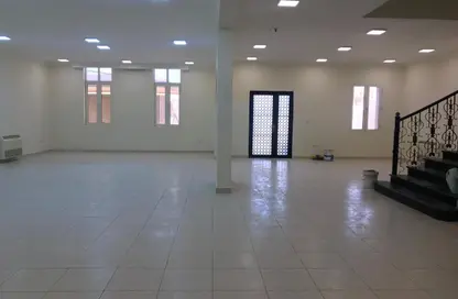 Apartment - 6 Bedrooms - 6 Bathrooms for rent in Al Nasr Street - Al Nasr - Doha