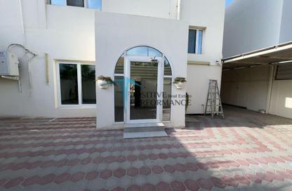 Villa - 3 Bedrooms - 4 Bathrooms for rent in Palm Village residence - New Salata - Salata - Doha