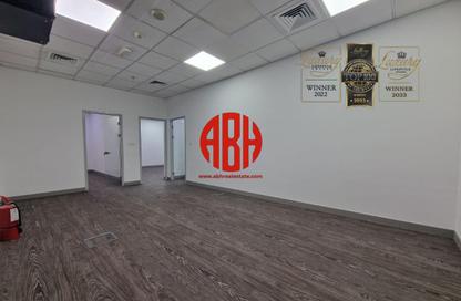Office Space - Studio - 6 Bathrooms for rent in B-Ring Road - B-Ring Road - Doha