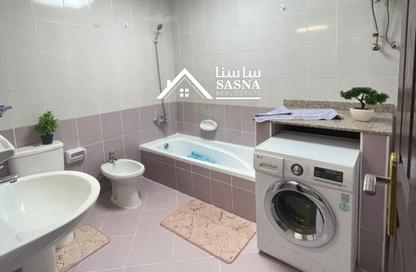 Apartment - 2 Bedrooms - 2 Bathrooms for rent in Fereej Bin Mahmoud North - Fereej Bin Mahmoud - Doha
