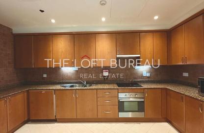 Apartment - 2 Bedrooms - 3 Bathrooms for rent in West Porto Drive - Porto Arabia - The Pearl Island - Doha