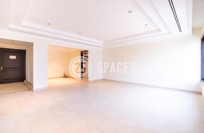 Apartment - 3 Bedrooms - 4 Bathrooms for rent in West Porto Drive - Porto Arabia - The Pearl Island - Doha Apartment - 3 Bedrooms - 4 Bathrooms for rent in West Porto Drive - Porto Arabia - The Pearl Island - Doha