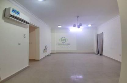 Apartment - 1 Bedroom - 2 Bathrooms for rent in Umm Ghuwailina 4 - Umm Ghuwailina - Doha