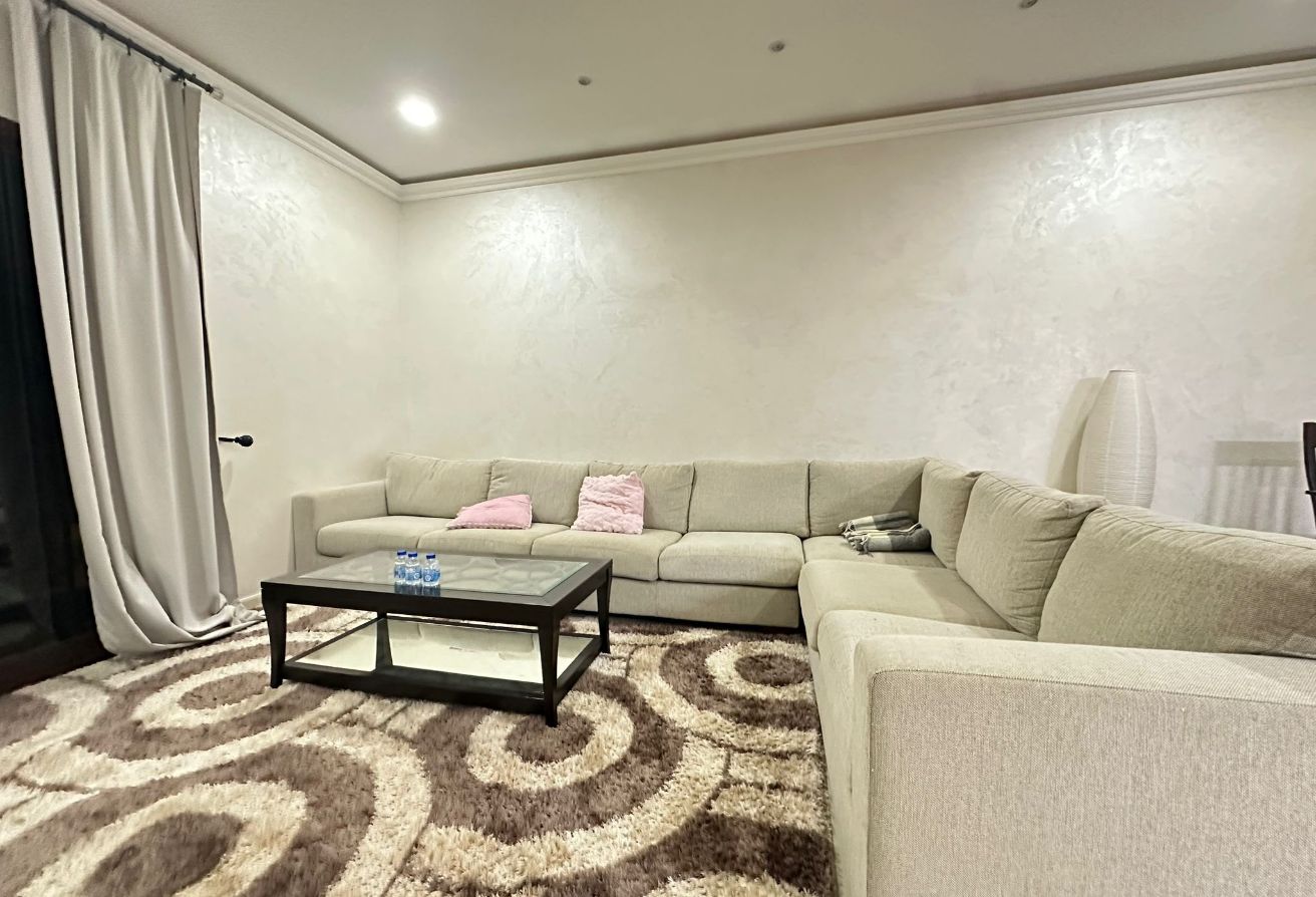 LUXURY 1BEDROOM FULLY FURNISHED WITH BALCONY thumbnail 5