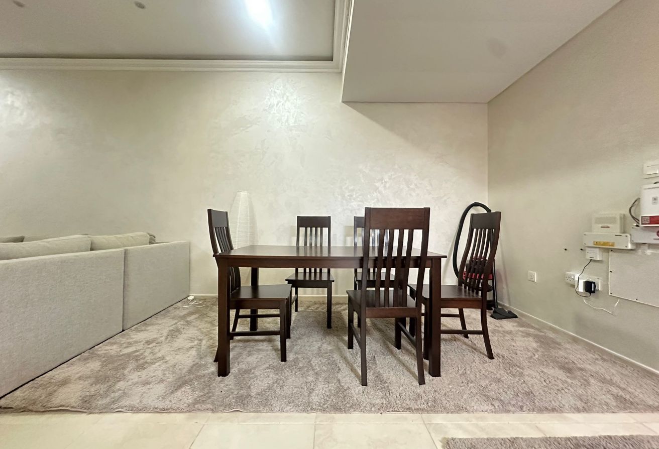LUXURY 1BEDROOM FULLY FURNISHED WITH BALCONY thumbnail 2