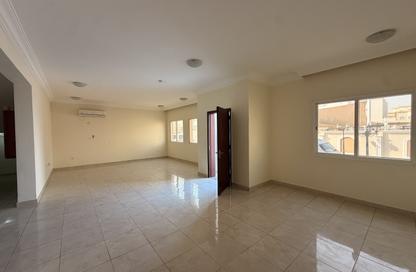 Villa - 4 - 6 for rent in Umm Salal Ali - Umm Salal Ali - Doha