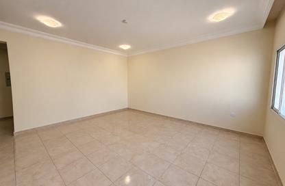 Villa - 4 - 6 for rent in Umm Salal Ali - Umm Salal Ali - Doha