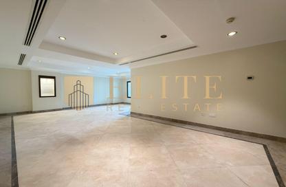 Apartment - 2 Bedrooms - 3 Bathrooms for rent in West Porto Drive - Porto Arabia - The Pearl Island - Doha