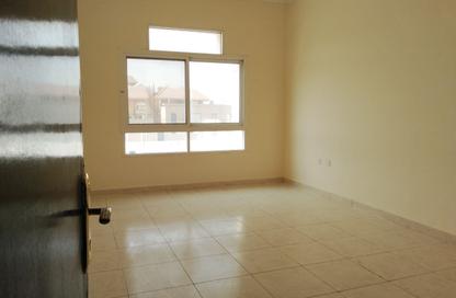 Villa - 5 - 3 for rent in Ammar Bin Yasser Street - Al Aziziyah - Doha