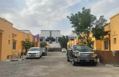 مجمع سكني - 3 غرف نوم - 4 حمامات للايجار في فلل النجمة - جنوب مويثر - منطقة مويثر - الدوحة