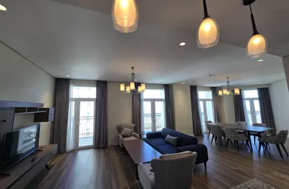 Apartment - 2 Bedrooms - 3 Bathrooms for rent in Floresta Gardens - Floresta Gardens - The Pearl Island - Doha