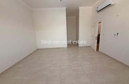 Apartment - 5 Bedrooms - 7 Bathrooms for rent in Duhail Villas - Al Duhail - Doha