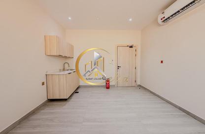 Apartment - Studio - 1 for rent in Al Khazin Street - Madinat Khalifa South - Madinat Khalifa - Doha