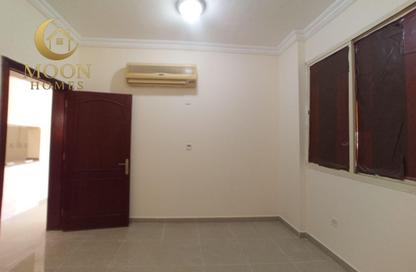 Apartment - 1 Bedroom - 1 Bathroom for rent in Umm Ghuwailina 4 - Umm Ghuwailina - Doha Apartment - 1 Bedroom - 1 Bathroom for rent in Umm Ghuwailina 4 - Umm Ghuwailina - Doha