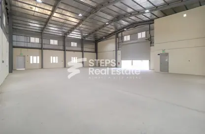 Warehouse - Studio - 3 Bathrooms for rent in East Industrial Street - Birkat Al Awamer - Al Wakra