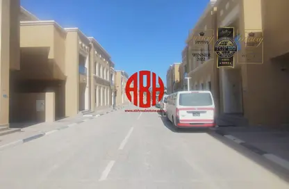 مجمع سكني - 4 غرف نوم - 4 حمامات للايجار في شارع الهناء - الغرافة - الدوحة