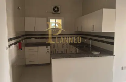 Apartment - 2 Bedrooms - 2 Bathrooms for rent in Al Aziziyah - Al Aziziyah - Doha