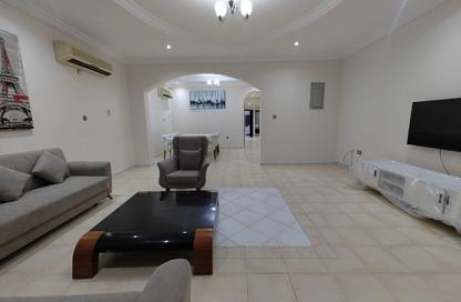 Apartment - 2 Bedrooms - 2 Bathrooms for rent in Al Nasr Street - Al Nasr - Doha