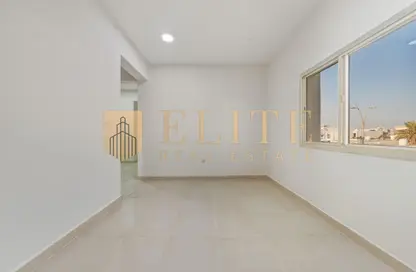 Apartment - 2 Bedrooms - 1 Bathroom for rent in Ammar Bin Yasser Street - Al Aziziyah - Doha