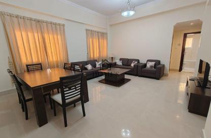 Apartment - 2 Bedrooms - 2 Bathrooms for rent in Anas Street - Fereej Bin Mahmoud North - Fereej Bin Mahmoud - Doha