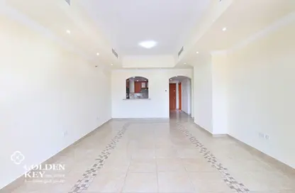 شقة - 2 غرف نوم - 3 حمامات للايجار في طريق بورتو الغربي - بورتو أرابيا - جزيرة اللؤلؤة - الدوحة