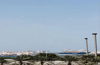 شقة - 2 غرف نوم - 3 حمامات للايجار في شارع الكورنيش - الدوحة