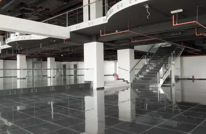 Show Room - Studio - 2 Bathrooms for rent in The Commercial Avenue - Umm Al Seneem - Doha