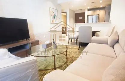 Apartment - 2 Bedrooms - 2 Bathrooms for rent in Ramada Tower - Al Muntazah - Doha