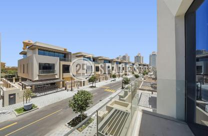 Duplex - 6 Bedrooms - 7 Bathrooms for rent in Giardino Gardens - Giardino Villas - The Pearl Island - Doha Duplex - 6 Bedrooms - 7 Bathrooms for rent in Giardino Gardens - Giardino Villas - The Pearl Island - Doha