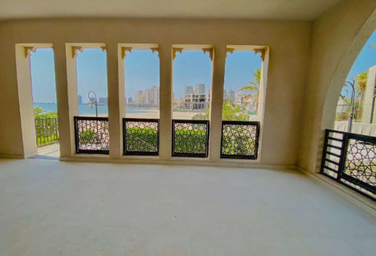 Luxury Apartment with Balcony in Prime Location
