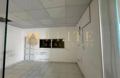 Shop - Studio - 1 Bathroom for rent in Bin Omran 46 - Fereej Bin Omran - Doha
