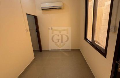 Apartment - Studio - 1 for rent in Al Maamoura - Doha